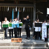 節目を祝い、篠笛の演奏も披露
