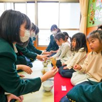 茶道、保育園児が挑戦　作法学び「大人の味」　大多喜高生、訪問指導