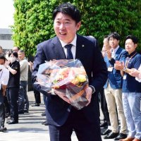 「時代に即したより良い市に」茂原市長選で初当選、市原氏が初登庁　田んぼダム普及予算化へ