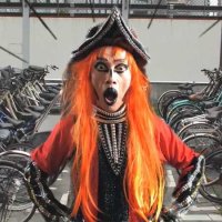 千葉県警千葉中央署が作成した自転車盗難防止啓発動画の一場面（千葉県警公式ユーチューブから）