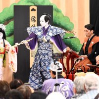 各地に根付く歌舞伎披露　成田山参道２日間１０万人来場　ゆるキャラお練りも