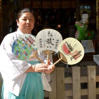 房州うちわで邪気払い　オリジナル絵柄、千葉県内１５神社頒布