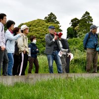 歴史へ思いはせ城跡巡る　ガイド発行記念しツアー　多古城郭保存活用会