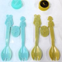 ペットボトルのキャップをリサイクルして製造したスプーン
