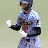 本塁打で一矢　東海大浦安・松永　第１０６回全国高校野球　千葉大会　第１１日