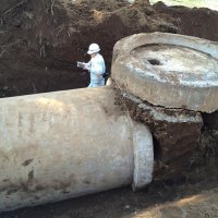 柏市柏の葉地区に一部が残るヒューム管製貯蔵施設（柴田一哉さん提供）