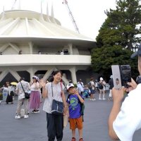 スペース・マウンテン最終日「寂しい」「涙出た」　ディズニーランド、２７年リニューアルまでお別れ
