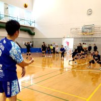 小中生　トップ選手の技学ぶ　本気のスパイク披露も　東レアローズ静岡　市原でバレー教室