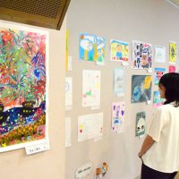 茂原で子どもギャラリー　絵画や書　自由な表現　応募２７８点全展示