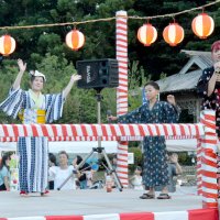 地域住民ら納涼行事で盛況　「テント市」「盆踊り」掛け合わせ　大多喜マチルシェ　女性の活動支援へ