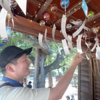 神楽殿に響く涼しげ音色　市原　飯香岡八幡宮風鈴祭り　住民満喫、流しそうめんも