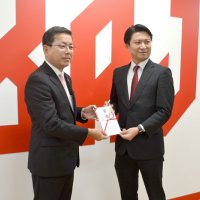 活躍たたえ千葉ジェッツに寄付　千葉興銀、成績連動定期で９０万円