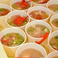 無料提供されたエビ汁にもエビの身がごろり