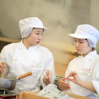 和菓子甲子園初Ｖ　安房拓心高・伊藤さん、庄司さん　「牧草ロール」華やかに表現　食の道突き進む決意込め
