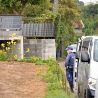 「目隠しされ、たたかれた」　住宅押し入り強盗　母娘２人、骨折などで搬送　白井、窓ガラス割り侵入か