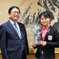 「世界ジュニアゴルフ」千葉市の中３が優勝　きっかけは父の勧め「宿題やるよりは…」と小４から　千葉市長に喜び報告