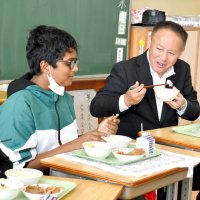 特別栽培米おいしいよ　神崎　小中で給食提供スタート