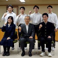 史上初３年連続「高校３冠」　市立船橋高校体操競技部、市長に快挙報告　エース角皆選手、ロス五輪目標
