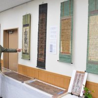 曼荼羅や書状の実物も展示した
