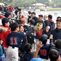 ミスターの情熱胸に刻む　佐倉・長嶋茂雄野球教室　巨人名選手指導で球児３５０人