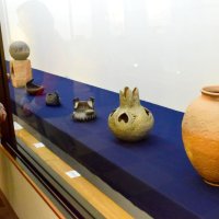 陶芸家２人軌跡たどる　斉藤さん・小原さん、大地を力に創作　町立歴史民俗資料館、１２月１５日まで　睦沢