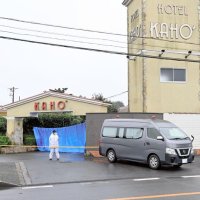 首絞め刺したか、腹にも傷　死因は窒息や出血の可能性　凶器とみられる刃物残る　ホテル女性従業員強盗殺人事件　市原