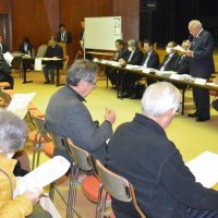 小学校問題、公開で討論　町や議会、議論白熱も平行線　御宿町