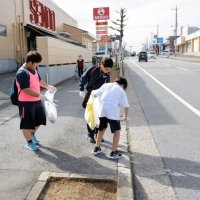 チームで競いごみ回収　市原　スポーツ融合、１００人が汗