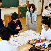 食の課題、解決するには？　中学生ら未来社会考える　香取　万博出展企業が出前授業