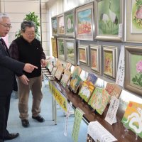 「巳」や花鳥図華やかに　本納絵馬・矢部さん個展　茂原、２７日まで
