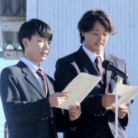 自転車ヘルメット、高校生が着用啓発　東金署交通安全出動式