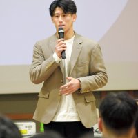 「失敗して研究、実践を」　体操団体金の橋本選手　成功の秘けつアドバイス　母校の市船橋高で講演