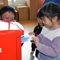 大切な人に心を込めて　園児が年賀状手作り　長生　【師走スケッチ２０２４】