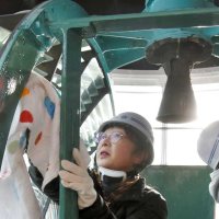 巨大レンズ磨いてきれいに　野島埼灯台で大掃除　南房総　【師走スケッチ】