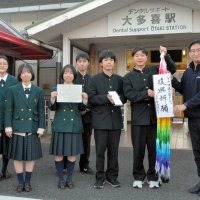 「いすみ鉄道、復旧の力に」　大多喜高生、脱線事故受け千羽鶴　１羽ずつにメッセージ　募金も届ける