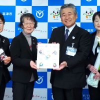 ふくろうお守り新１年生に寄贈　ＪＡきみつ
