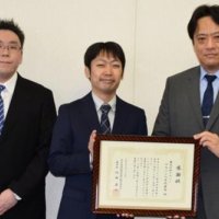 パチンコ店の駐車場に男児放置　従業員が発見、父親呼び出し保護　店の対応に感謝状　八千代