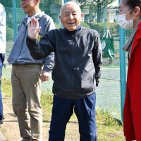 毎朝、高校生にエール　多古高校であいさつ運動　山﨑侃（ただし）さん（９６）　【ひと模様】