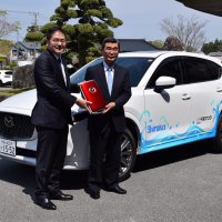 白子町活性化へＳＵＶ車を寄贈　千葉マツダ