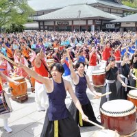 【写真複数あり】成田太鼓祭が開幕　５５０人打音響かせ　２０日はパレードも