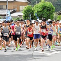 発酵文化満喫し快走　国内外から最多２４００人　神崎マラソン大会
