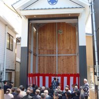 念願の新山車蔵完成　下仲町区、門出祝う　香取・佐原の大祭
