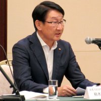 新会長に柿木田氏　生命保険協会県協会