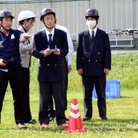 ドローンの操縦体験　物流や災害時の活用学ぶ　一宮商業