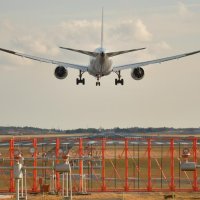 延伸が予定されている成田空港のＢ滑走路＝１月２３日、成田市