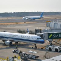 成田空港でスタッフに暴行容疑　自称警察官の米国籍男を逮捕