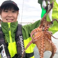 長浦沖で釣り上げたエギタコ（写真は「守山丸」提供）
