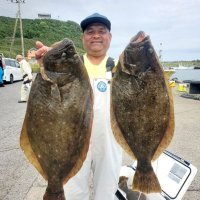 飯岡沖でゲットしたヒラメ（写真は「清勝丸」提供）