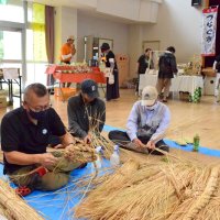 長南町民交流　良さ再発見　２４団体出店「つなぐ市」にぎわう