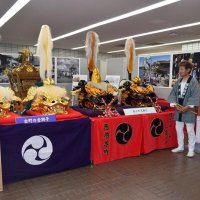 船橋市役所１階で展示されている獅子頭
